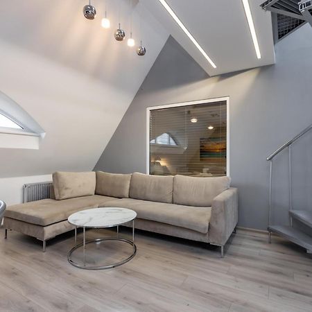Penthouse Apartment With Terrace Riga Luaran gambar